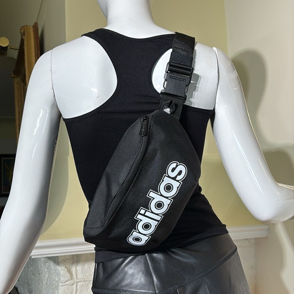 NWOT Adidas Classic Foundation Belt Bag - Picture 6 of 11